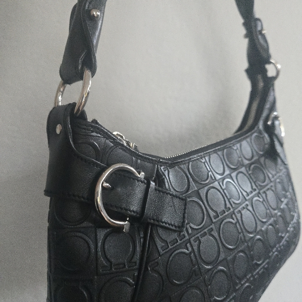 Salvatore Ferragamo Black Gancini Leather Shoulder Bag EUC - Picture 3 of 17